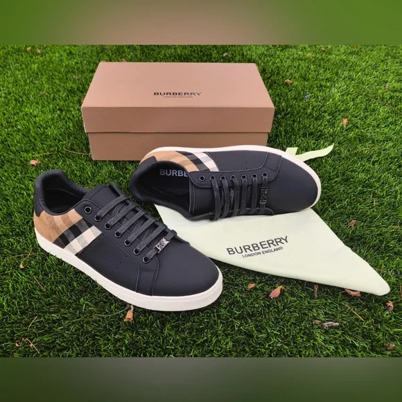 BURBERRY London US10.5 -11 New Black Rainbow Logo Sneakers